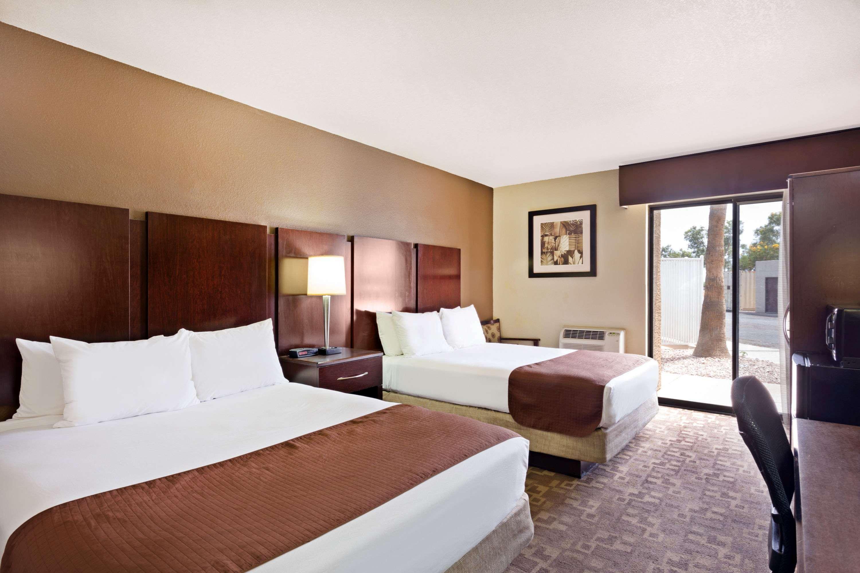 Super 8 By Wyndham Chandler Phoenix Exterior foto